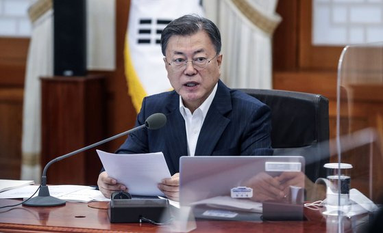 문재인 대통령이 지난 14일 오후 우크라이나 사태 등 관련 글로벌공급망 안정 방안 등을 논의하는 대외경제안보전략회의에서 모두발언 하는 모습. 청와대사진기자단. 김성룡 기자.