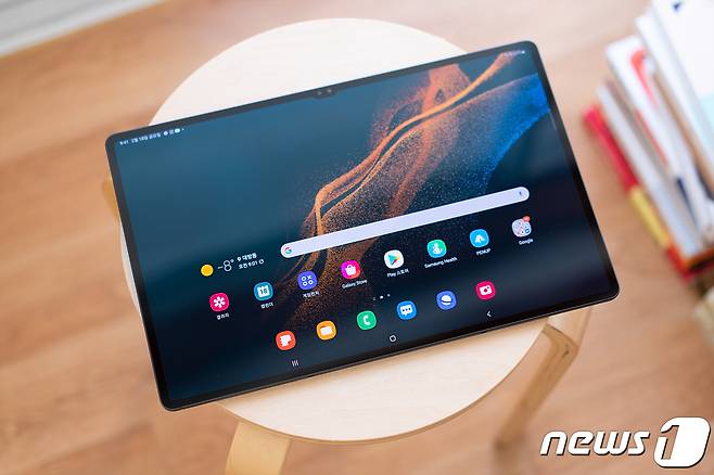 '갤럭시탭S8 울트라' 전면. 2022.2.27/뉴스1 © News1 이기범 기자