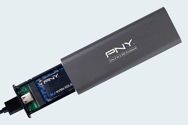PNY Elite-X M.2 SSD 외장케이스, 케이스만 사서 M.2 SSD를 꽂아넣으면 된다. 출처=IT동아