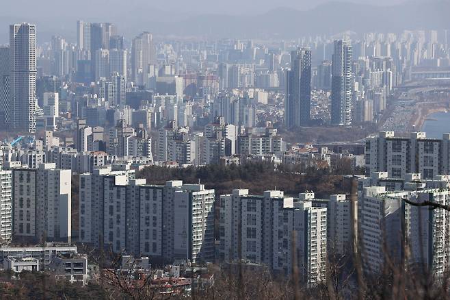 서울 남산에서 내려본 아파트 /연합뉴스
