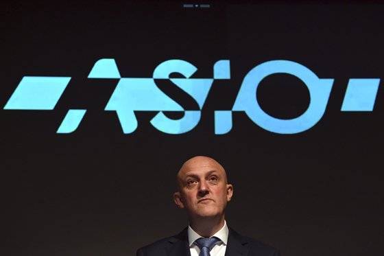 마이크 버지스 ASIO 원장은 9일 호주 캔버라의 본부에서 "해외 정부가 유인책에 취약한 호주의 총선 후보에게 불법 자금을 지원하려 했다"고 밝혔다. AP=연합뉴스