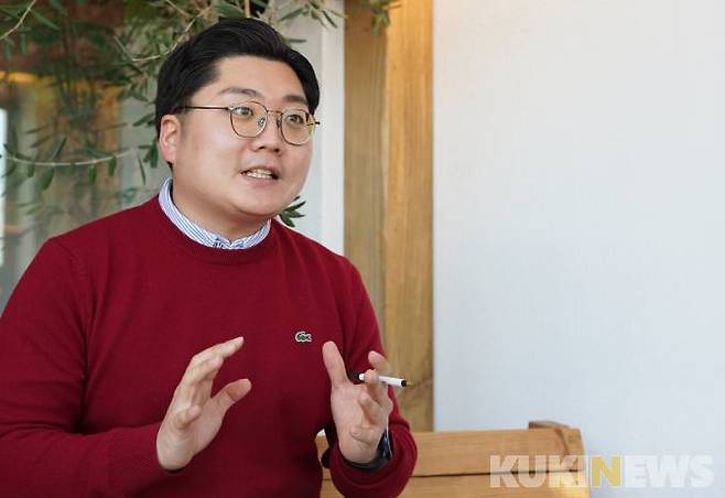 ▲공정과 교육 관련 공약을 설명하는 이 보좌역.&nbsp; &nbsp;사진=박효상 기자