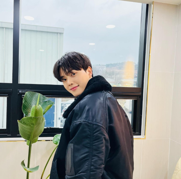 On the 4th, Song Kang posted a picture through his instagram.Song Kang in the public photo is wearing a leather jacket and smiling.The fans left comments such as Do not throw a picture, It is really handsome, It is cool and It smells like a smell.Meanwhile, Song Kang is appearing in the JTBC Saturday drama People in the Meteorological Administration: The In-house Love Cruelty.The Meteorological Agency people draw a workplace romance that depicts the work and love of people from the Meteorological Agency who are hotter than tropical nights and can not be caught more than local rain.