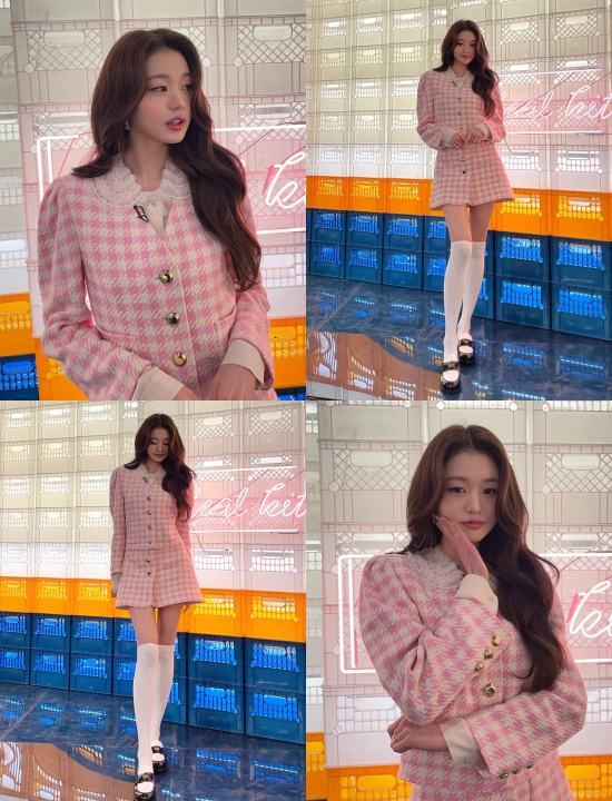 The beauty of IVE Jang Won-young (Won Young) attracts attention.On the 4th, IVE Jang Won-young posted a number of photos on his instagram.In the photo, Jang Won-young is wearing a pink costume and taking various poses.His extraordinary beauty, glee, and ratio attracted fans attention.On the other hand, Jang Won-young of girl group IVE will appear on KBS 2TV New Story (hereinafter referred to as Fair Story) which will be broadcast on the 4th.Jang Won-young, who is called the Wannabe icon of the Z generation, will show a sparkling beauty, smart side, cute reaction, and sense of entertainment, and will give a big smile and pleasure to the After the Pyeonstorang sister fans, the performance of Jiyomi Jang Won-young, who will catch the hearts of viewers in front of the TV, can be seen on KBS 2TVs New and News Pyeonstorang, which is broadcasted at 8:30 pm on Friday, the 4th.Photo = IVE Jang Won-young Instagram