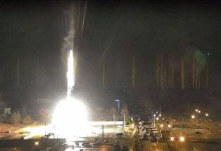 러시아군이 4일(현지시각) 우크라이나 최대 원전인 자포리자 원전을 공격하고 있다. (사진=우크라이나 전략통신정보보안센터 텔레그램, 뉴시스)