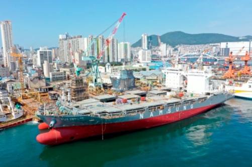 부산 영도에 있는 대선조선 조선소 전경. /조선DB