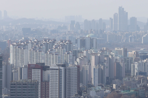 서울 남산에서 내려본 서울 아파트 단지 모습. 연합뉴스