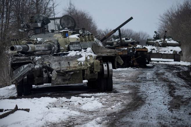 우크라이나군의 반격으로 파괴된 러시아군 탱크들/사진=로이터