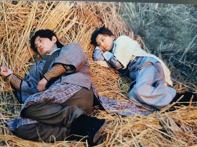 그대와 함께라면 건초더미 위도 행복. 등만 바라봐야 하는 무쌍의 짝사랑, 이뤄질까 ⓒ배우 이연수 본인 제공