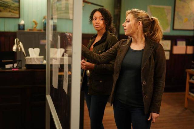 자매를 찾아 나선 제니의 남편조차 사라지자 제니와 캐시는 힘을 합쳐 이들의 행방을 추적한다. ABC 제공