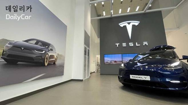테슬라 모델Y(테슬라 여의도 스토어)