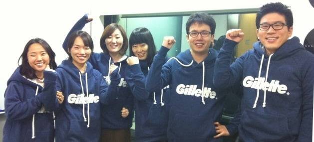 질레트를 담당할 때 정 대표(왼쪽에서 네 번째)의 모습. /정나래 대표 제공