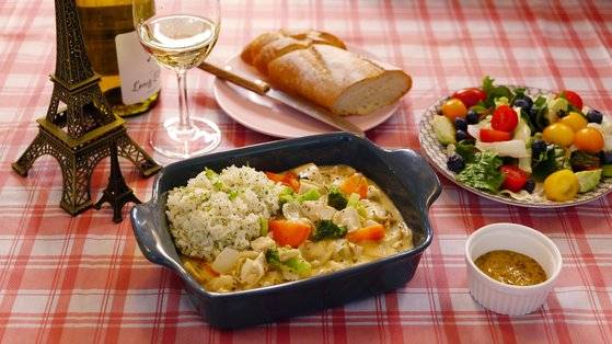 밀키트로 40분 만에 완성한 닭가슴살 블랑케뜨, 프랑스 느낌이 물씬 났다.