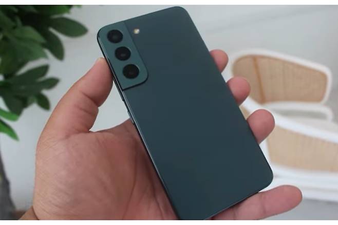 삼성전자 갤럭시S22 그린 색상 [유튜브 테크ENT(techENT) 영상 캡처]