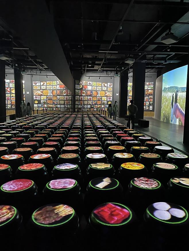 발효소스토굴 내부 미디어아트 전시