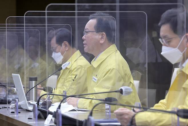 김부겸 국무총리가 3월16일 정부세종청사에서 열린 코로나19 대응 회의에서 발언하고 있다.ⓒ연합뉴스