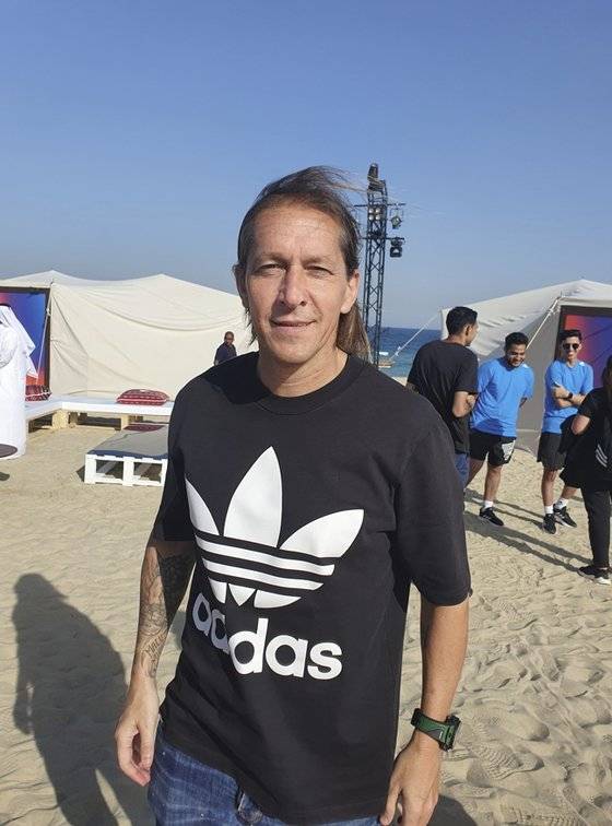 카타르월드컵 공인구 런칭 행사에서 만난 살가도. 박린 기자