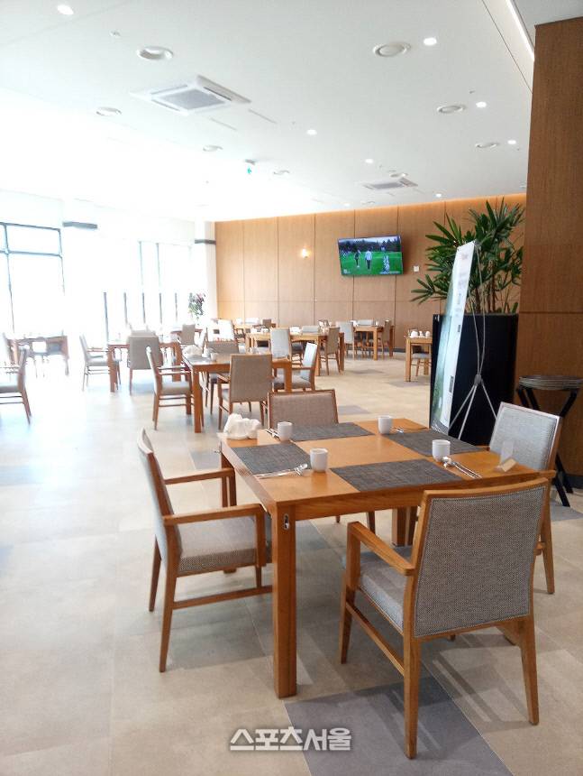 오렌지듄스 영종cc 그늘집, 깔끔했고 음식 맛도 괜찮았지만 가격이 다른 곳보다 비쌌다. 영종도 | 스포츠서울 이웅희기자 iaspire@