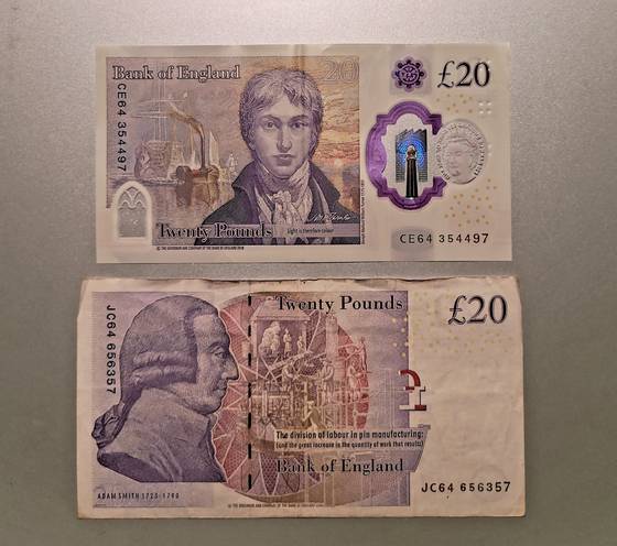 영국 20파운드 지폐 신권(위)과 구권(아래). [사진 문소영]
