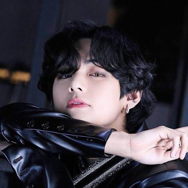 방탄소년단 뷔, 美 재즈클럽 영화 같은 댄스 영상.."Shall we dance?"