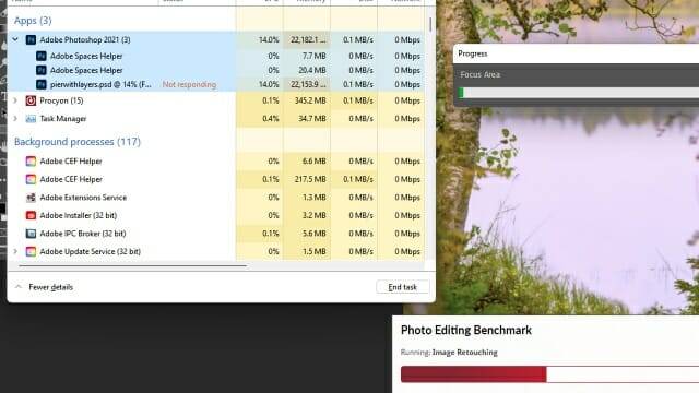 UL 프로시온 사진 편집 테스트에 포함된 포토샵 처리 과정에서 테스트가 멈춘다.
