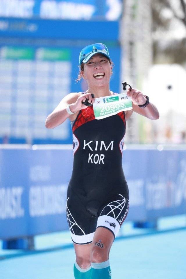 2021년 3월 6일 ‘한 가지 종목 지겨워? 운동에도 골라먹는 재미가 있다’로 소개한 김수녕 씨(52). 그는 수영, 사이클, 마라톤 등 철인3종을 즐기며 건강하게 살고 있다. 김수녕 씨 제공