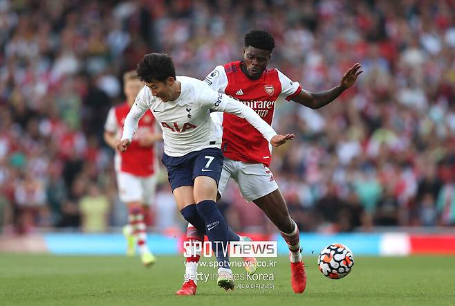 ▲ 가나 대표팀 핵심 미드필더 파티(오른쪽)이 허벅지 부상으로 잔여 일정을 뛸 수 없다