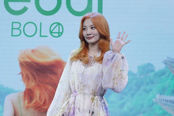 안지영이 포즈를 취하고 있다. 쇼파르엔터테인먼트 제공