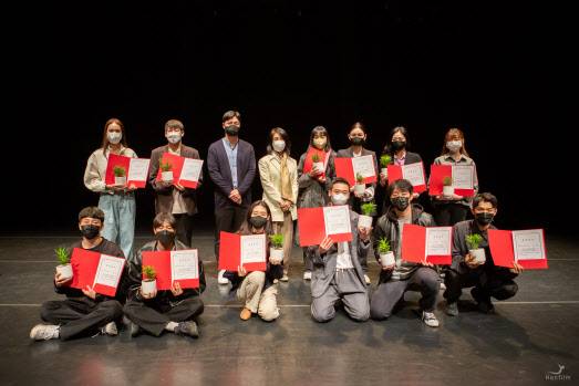‘2022 젊은안무자창작공연’에 참여한 안무가들(사진=대한무용협회).