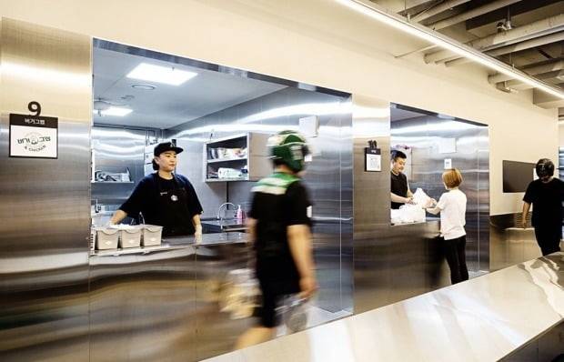 음식 배달 영업을 하는 공유주방의 모습. 사진=고스트키친