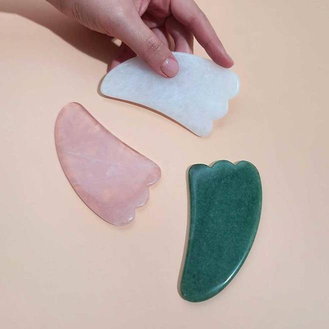 자르딘 엔젤 윙 크리스탈 괄사 3만2천원.