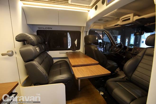 월든 오버랜드 모델의 전면부