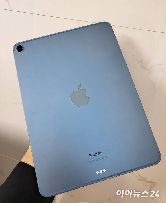 아이패드 에어 후면 모습 [사진=서민지 기자]