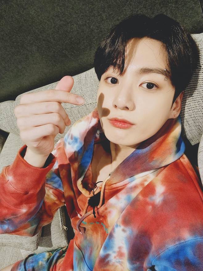 방탄소년단 정국 "2세 이름은 전설, 전율..크아~" 작명 센스..전 세계 실트 1위