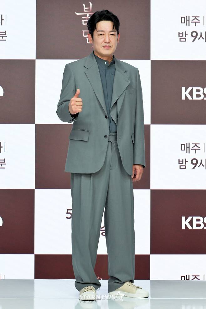 허성태 '붉은단심 엄지척'[★포토]