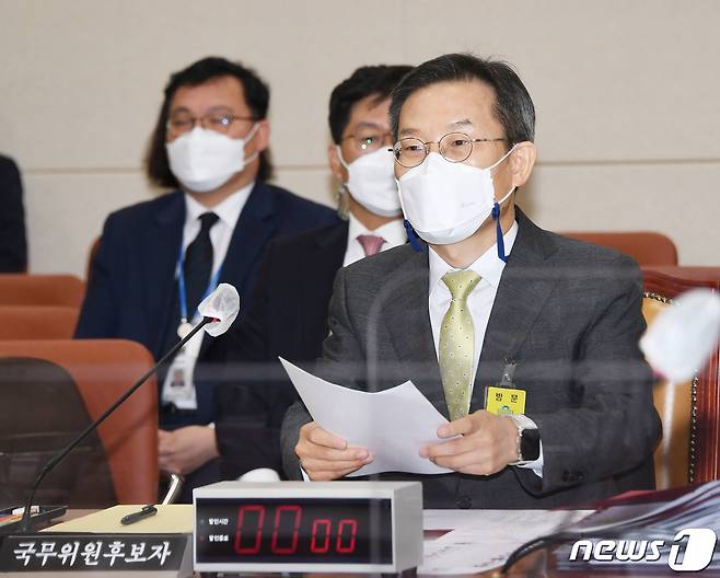 이종호 과학기술정보통신부 장관 후보자가 3일 국회 과방위에서 열린 인사청문회에서 답변을 하고 있다. (공동취재)2022.5.3/뉴스1 © News1 허경 기자