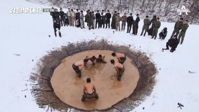 참호격투. 채널A·Sky TV 제공