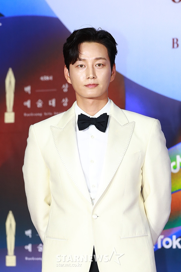 이현욱 '듬직한 미소'[★포토]