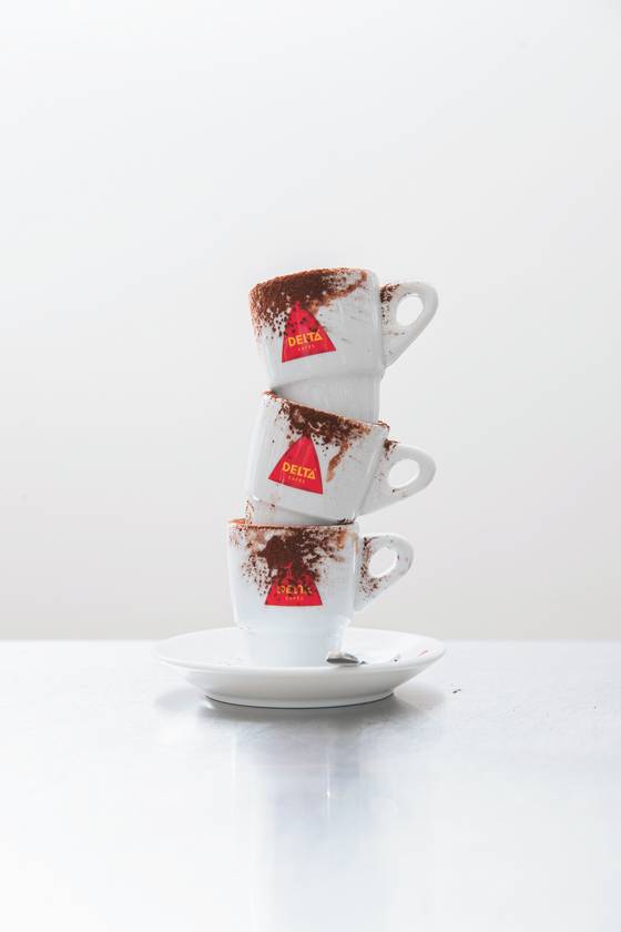 요즘 SNS에선 에스프레소 잔을 여러 개 쌓은 인증샷이 인기다. 최영재 기자