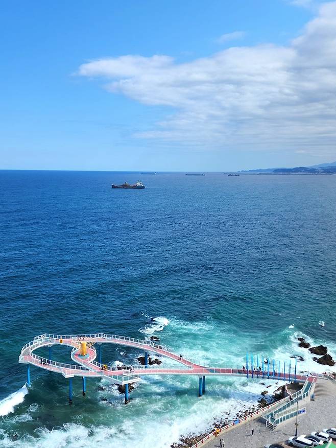 스카이워크에서 본 해랑전망대