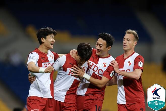 득점 후 기뻐하는 부산 아이파크 선수들.(한국프로축구연맹 제공) © 뉴스1