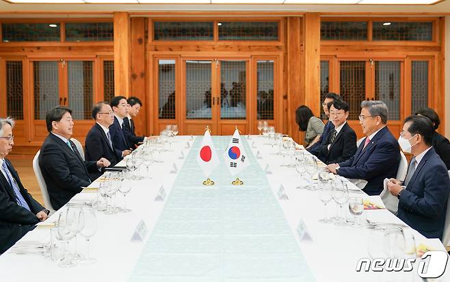 박진 외교부 장관 후보자와 하야시 요시마사 일본 외무상이 면담했다.(외교부 제공)© 뉴스1