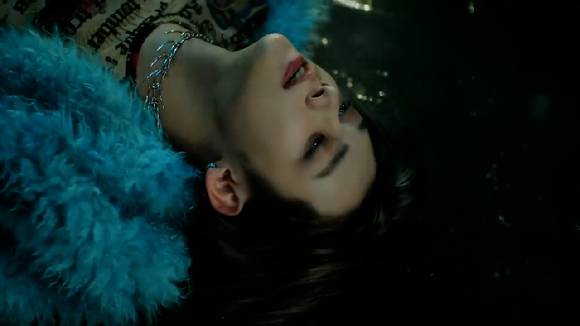 투모로우바이투게더의 신곡 'Good Boy Gone Bad' 뮤직비디오 티저가 공개돼 관심을 모으고 있다. [사진=투모로우바이투게더 'Good Boy Gone Bad' MV 티저 영상 캡쳐]