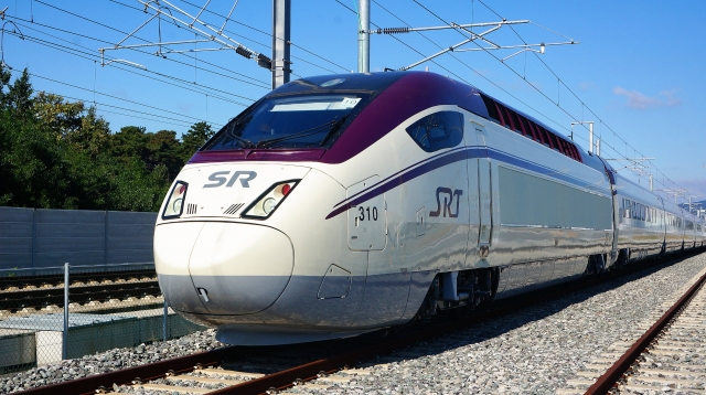 국내 기술로 상용화한 첫 고속열차 KTX-산천. 현대로템 제공