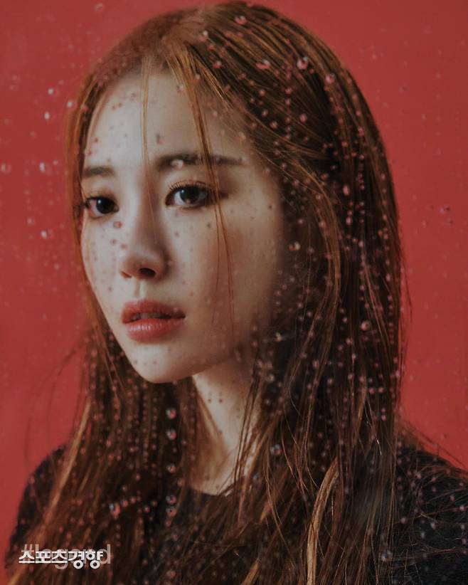 배우 유라 홍콩 매거진 화보. 사진 해시태그 레전드