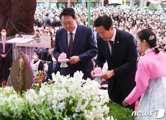 윤석열 대통령과 오세훈 서울시장. 2022.5.8/뉴스1 © News1 인수위사진기자단