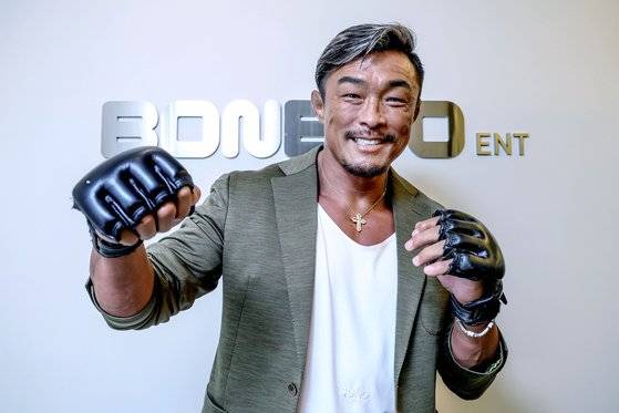 전문가들은 "추성훈의 누적 대전료를 따지면 서울에 아파트 여러 채를 보유하고도 남을 것"이라고 말했다. 김성룡 기자