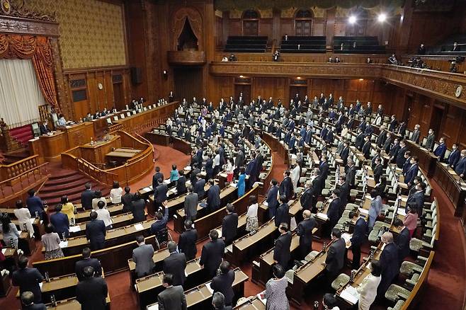 일본 참의원(상원) 의원들이 본회의를 진행하는 모습. /교도·AP 연합뉴스