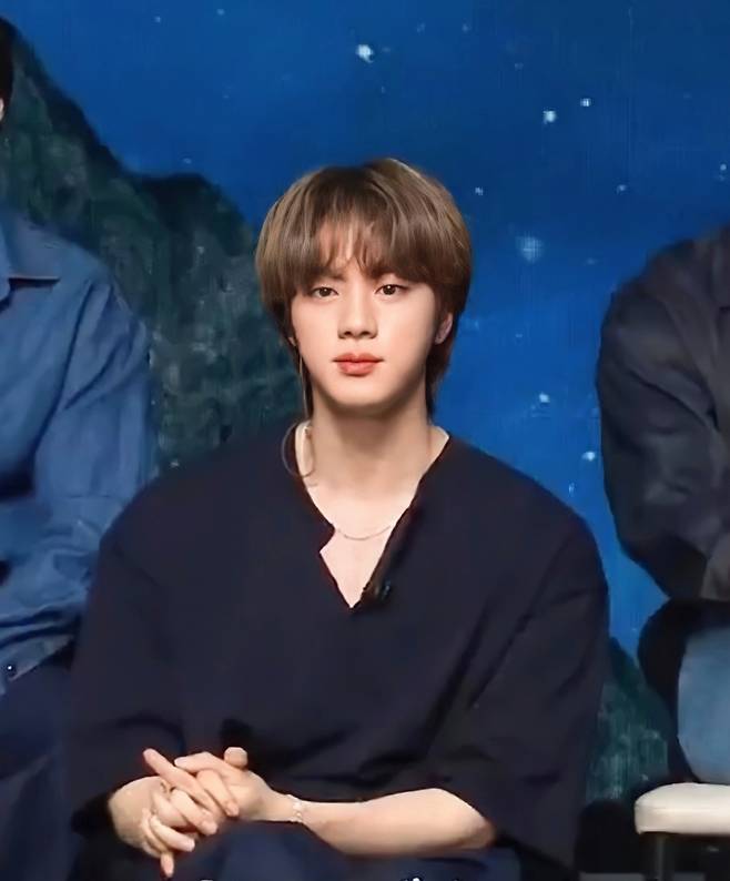 "그를 봐!" 방탄소년단 진, 멕시코 드라마 속 '가장 잘 생긴 남자'