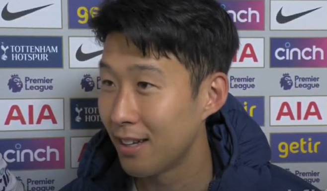 아스널전 승리 후 인터뷰에서 환하게 웃는 손흥민. 사진=스카이스포츠 화면 캡처